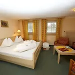 Romantikhotel Zell Am Отель 4*