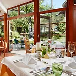 Romantikhotel Zell Am 4*