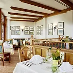 Romantikhotel Zell Am Отель Целль-ам-Зе