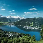 Romantikhotel Zell Am 4*