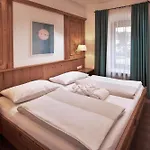 Romantikhotel Zell Am Отель 4*