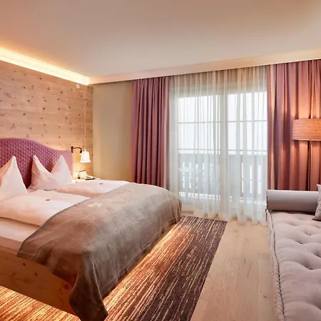 Hotel Romantikhotel Zell Am