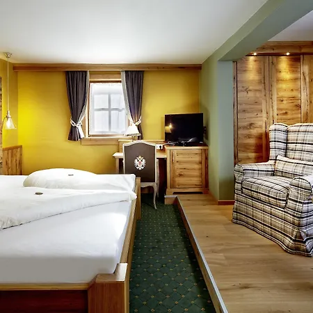Romantikhotel Zell Am Hotel 4*