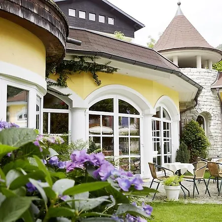 Romantikhotel Zell Am Hotel 4*