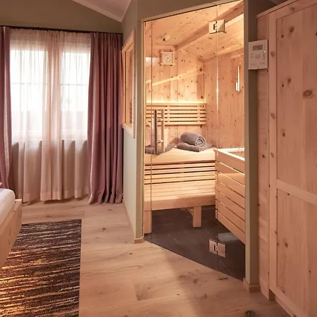 罗曼蒂克泽尔恩西酒店 4*