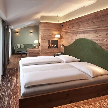 Hotel Romantikhotel Zell Am