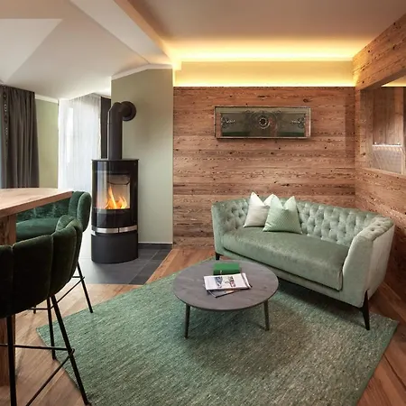 Hotel Romantikhotel Zell Am 4*