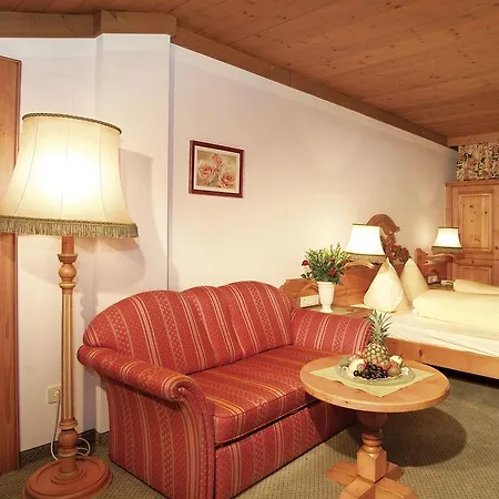 Hotel Romantikhotel Zell Am 4*