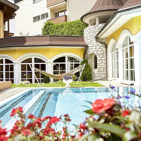 Romantikhotel Zell Am 4*