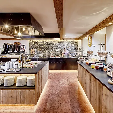 Hotel Romantikhotel Zell Am