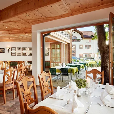 Hotel Romantikhotel Zell Am 4*