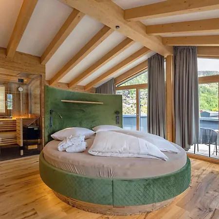 رومانتيكهوتيل زيل آم سي فندق 4*