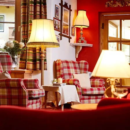 Romantikhotel Zell Am 호텔 4*