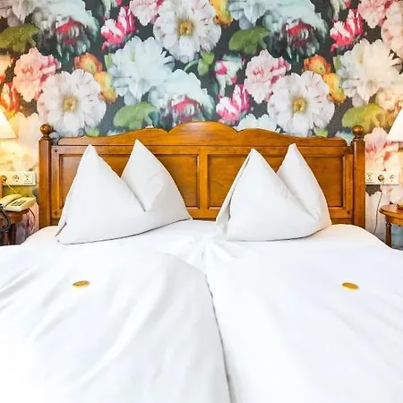 Romantikhotel Zell Am