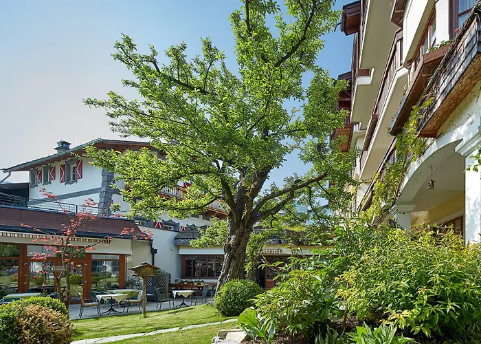 Hotel Romantikhotel Zell Am 4*