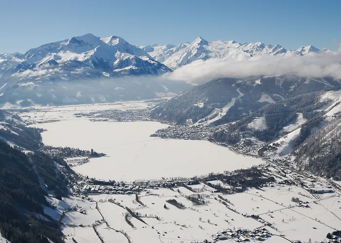 Romantikhotel Zell Am 4*