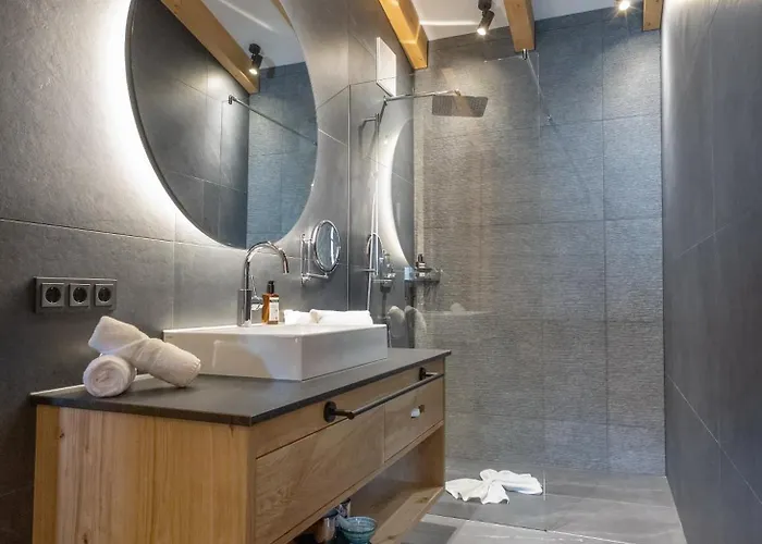 فندق رومانتيكهوتيل زيل آم سي 4*