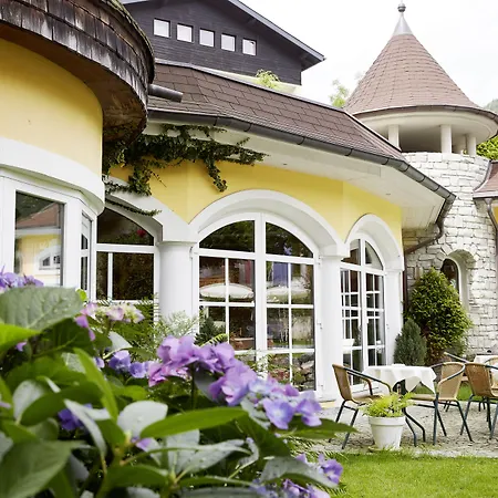 Отель Romantikhotel Zell Am 4*