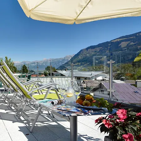 Romantikhotel Zell Am Отель 4*