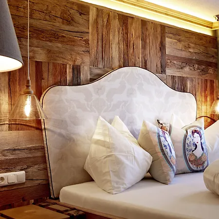 Romantikhotel Zell Am Отель 4*